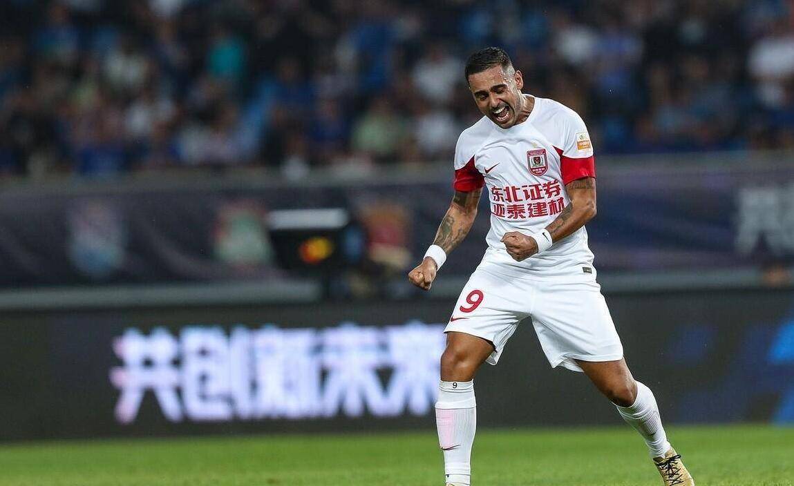 关于哈兰德在FPX比赛中出色防守，出色防守引发热议！的信息